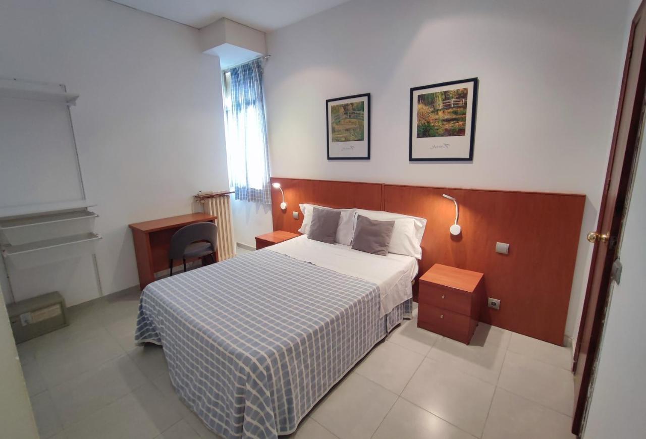Hostal Cervantes Madrid Dış mekan fotoğraf