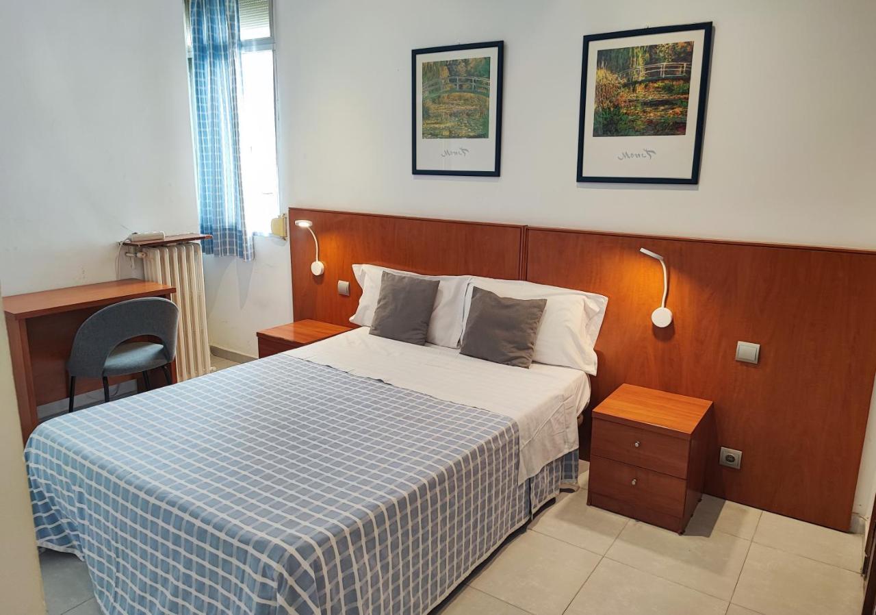 Hostal Cervantes Madrid Dış mekan fotoğraf