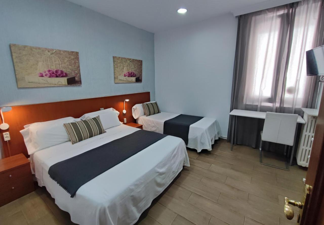 Hostal Cervantes Madrid Dış mekan fotoğraf