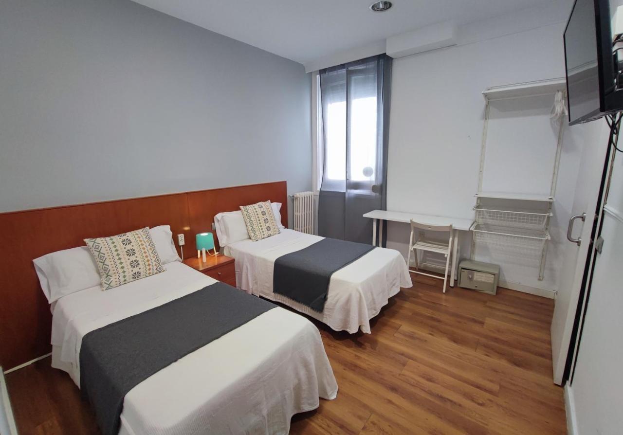 Hostal Cervantes Madrid Dış mekan fotoğraf