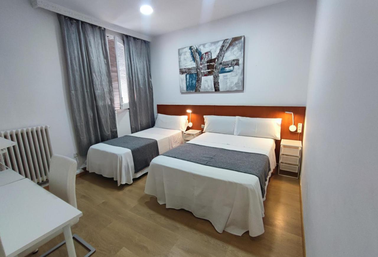 Hostal Cervantes Madrid Dış mekan fotoğraf