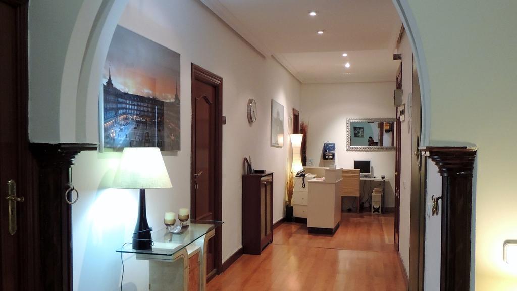 Hostal Cervantes Madrid Dış mekan fotoğraf