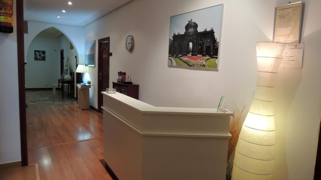 Hostal Cervantes Madrid Dış mekan fotoğraf