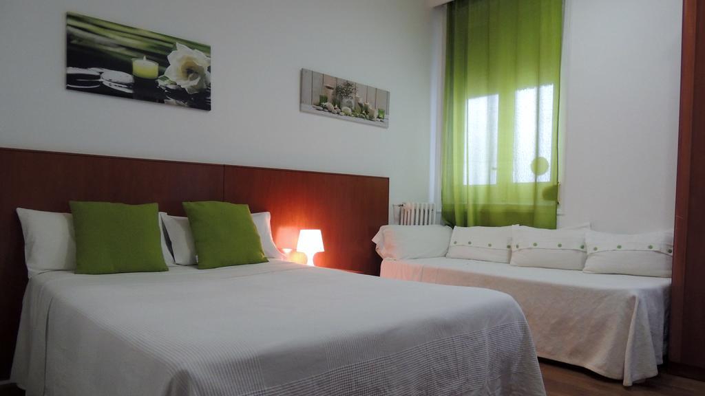 Hostal Cervantes Madrid Dış mekan fotoğraf
