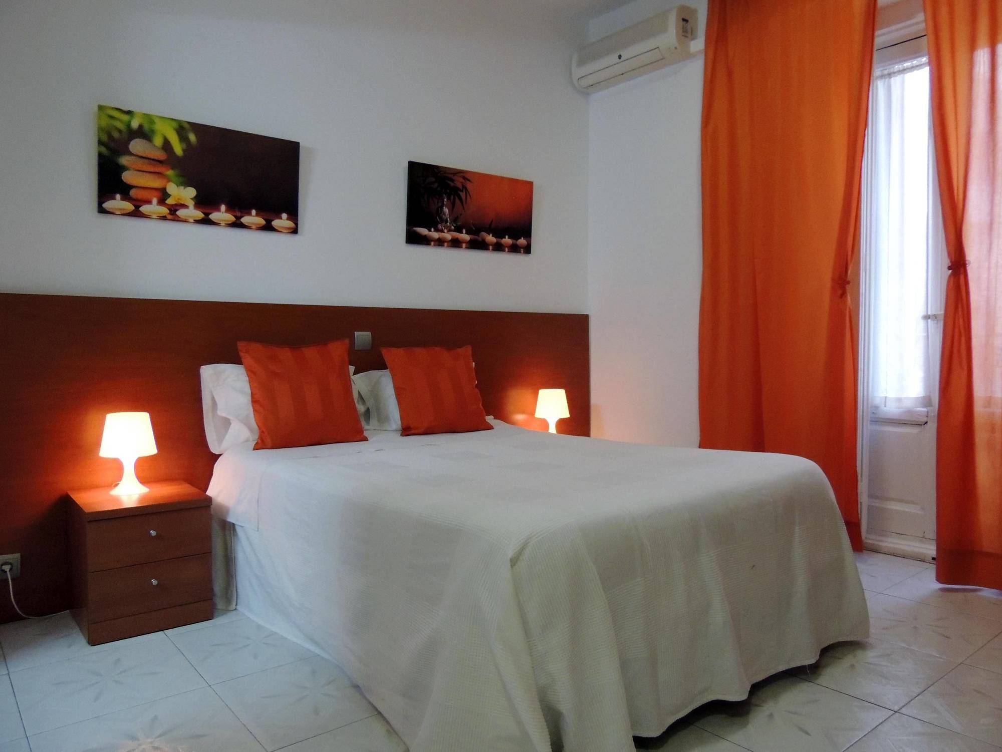 Hostal Cervantes Madrid Dış mekan fotoğraf
