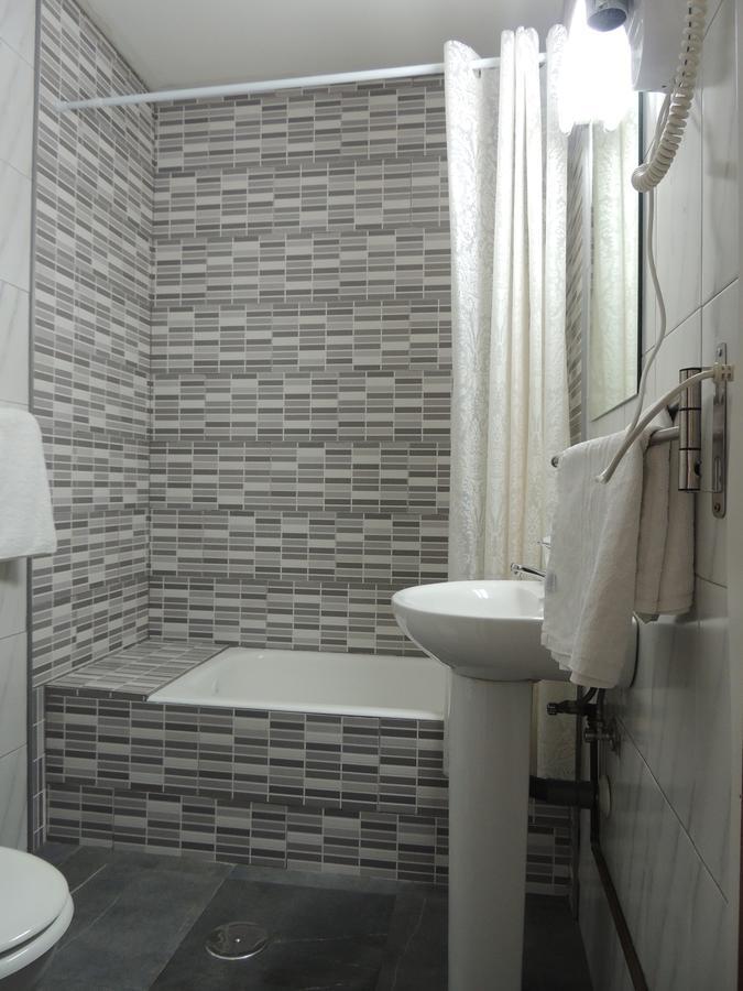 Hostal Cervantes Madrid Dış mekan fotoğraf