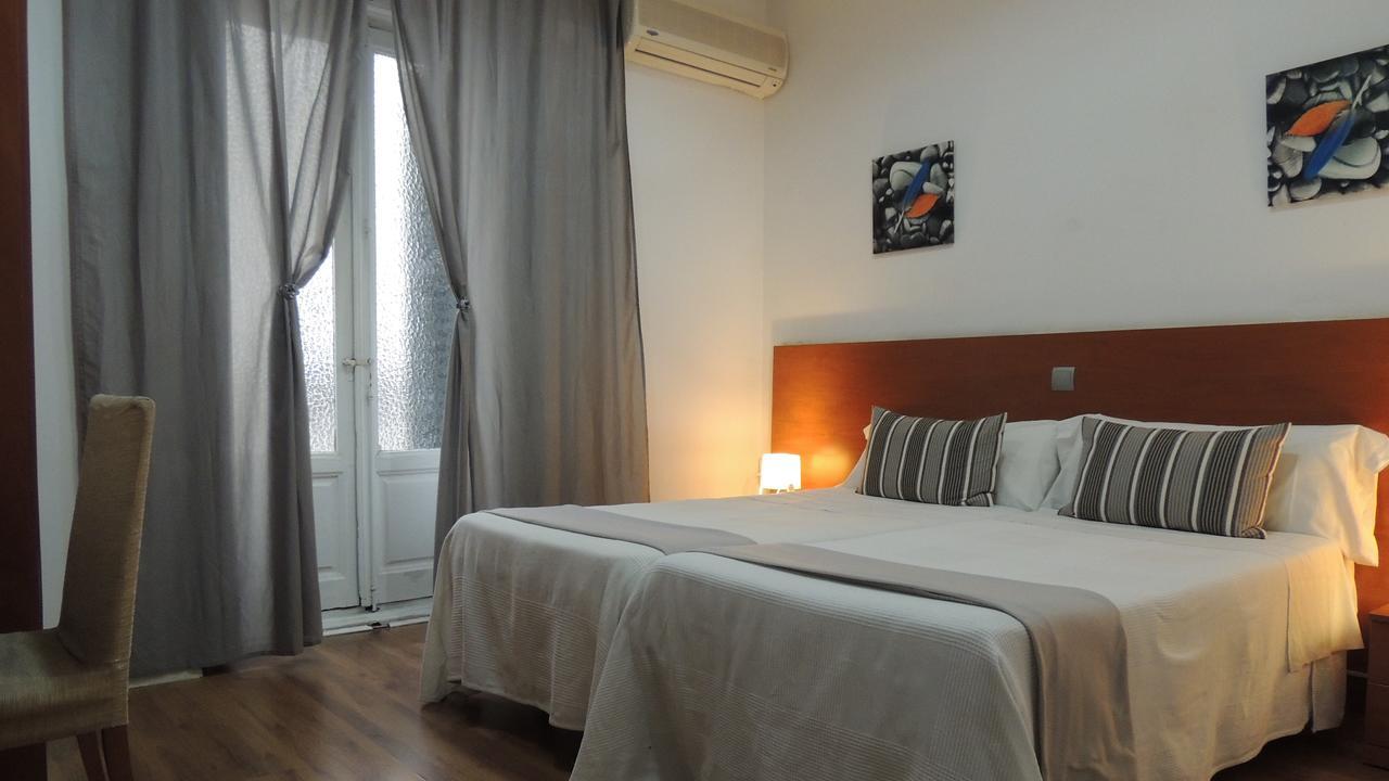 Hostal Cervantes Madrid Dış mekan fotoğraf